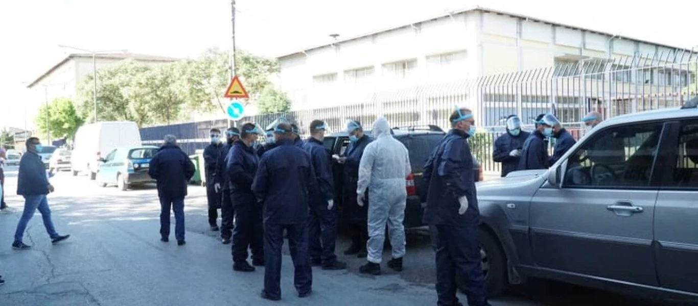 Aπαγόρευση νυχτερινής κυκλοφορίας στη Νέα Σμύρνη Λάρισας μετά τα μαζικά τεστ κορωνοϊού - 35 κρούσματα σε 637 δείγματα